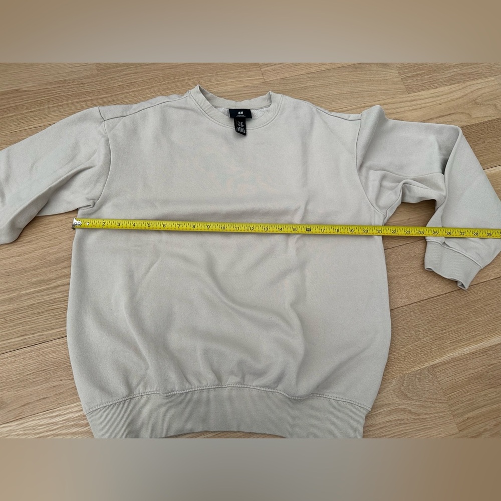H&M Men's Cream Crewneck Sweater LOOSE FIT COUPE AMPLE size XS